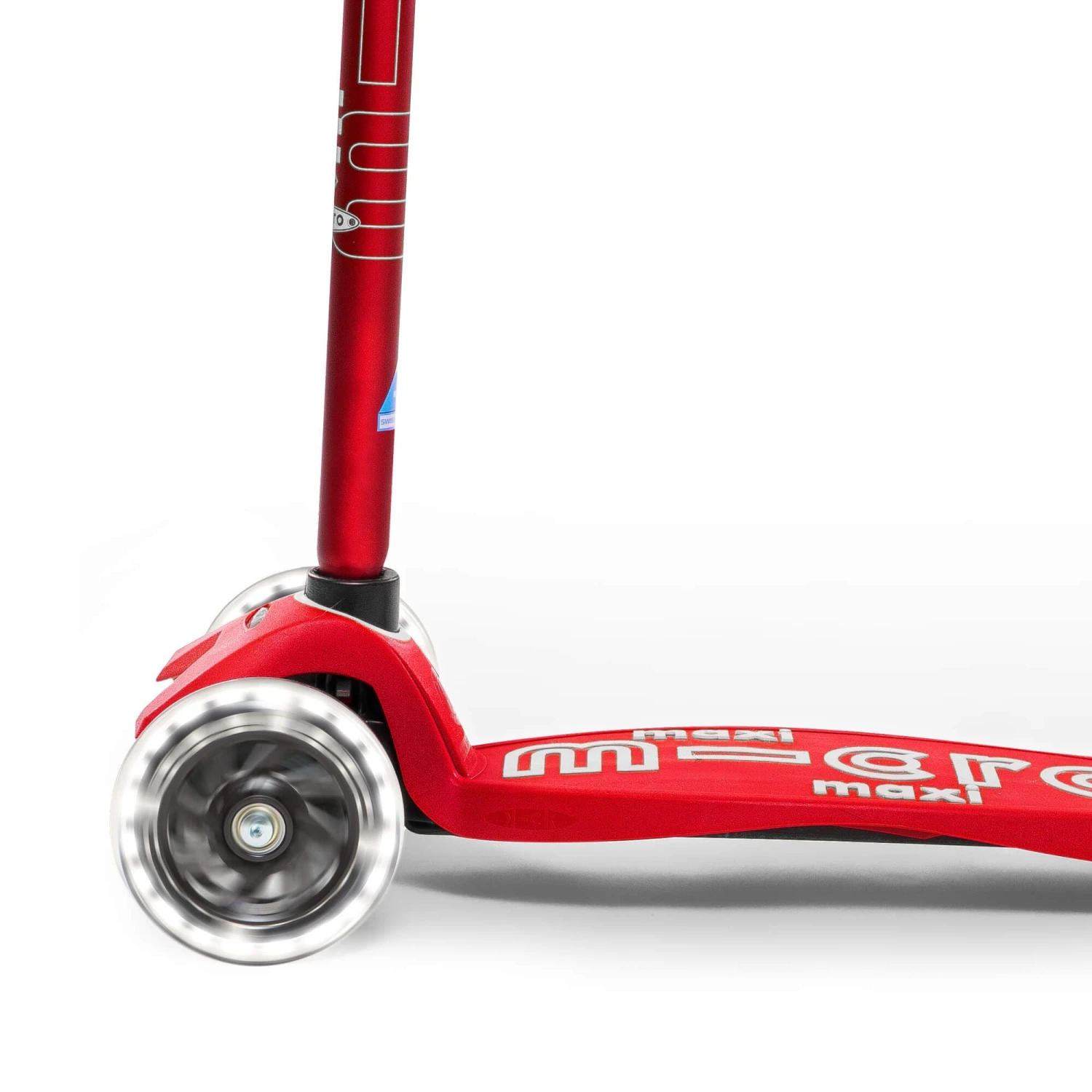Maxi Micro Deluxe LED Scooter - Red 5 Maxi Micro Deluxe LED Scooter - Red - Image 5