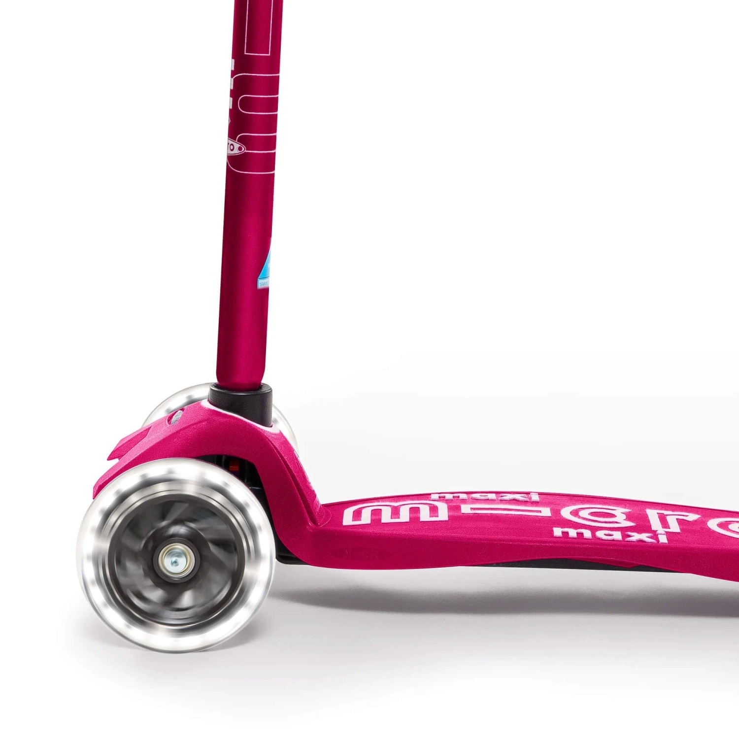 Maxi Micro Deluxe LED Scooter - Pink 5 Maxi Micro Deluxe LED Scooter - Pink - Image 5