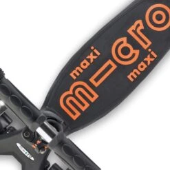 Maxi Micro Deluxe LED Scooter - Black 8 Maxi Micro Deluxe LED Scooter - Black -Urban Rollers s1 nxUbQ